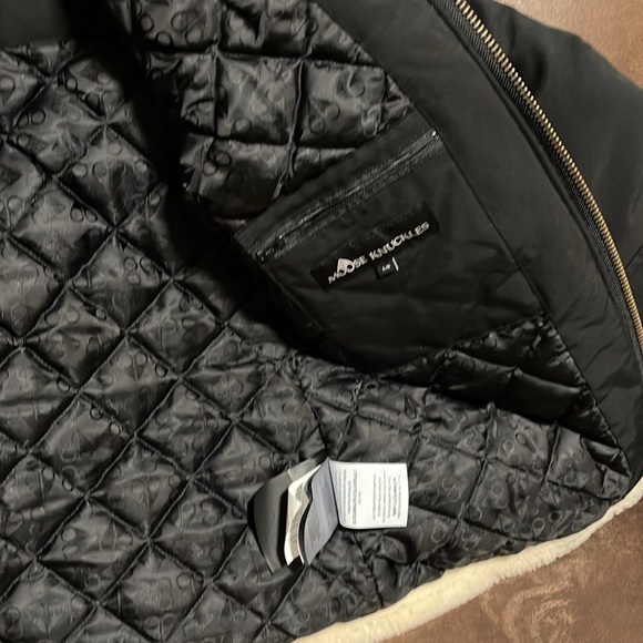 Moose knuckles Woman’s coat - Picture 2 of 3